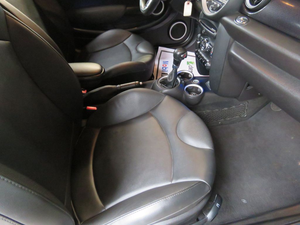 2014 MINI Cooper Image 13