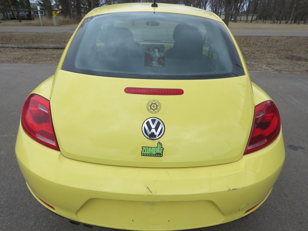 2012 Volkswagen Beetle Image 7