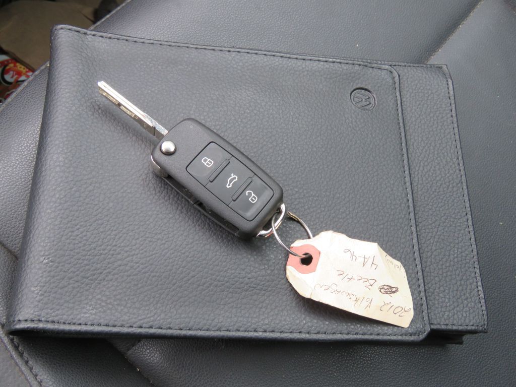 2012 Volkswagen Beetle Image 14