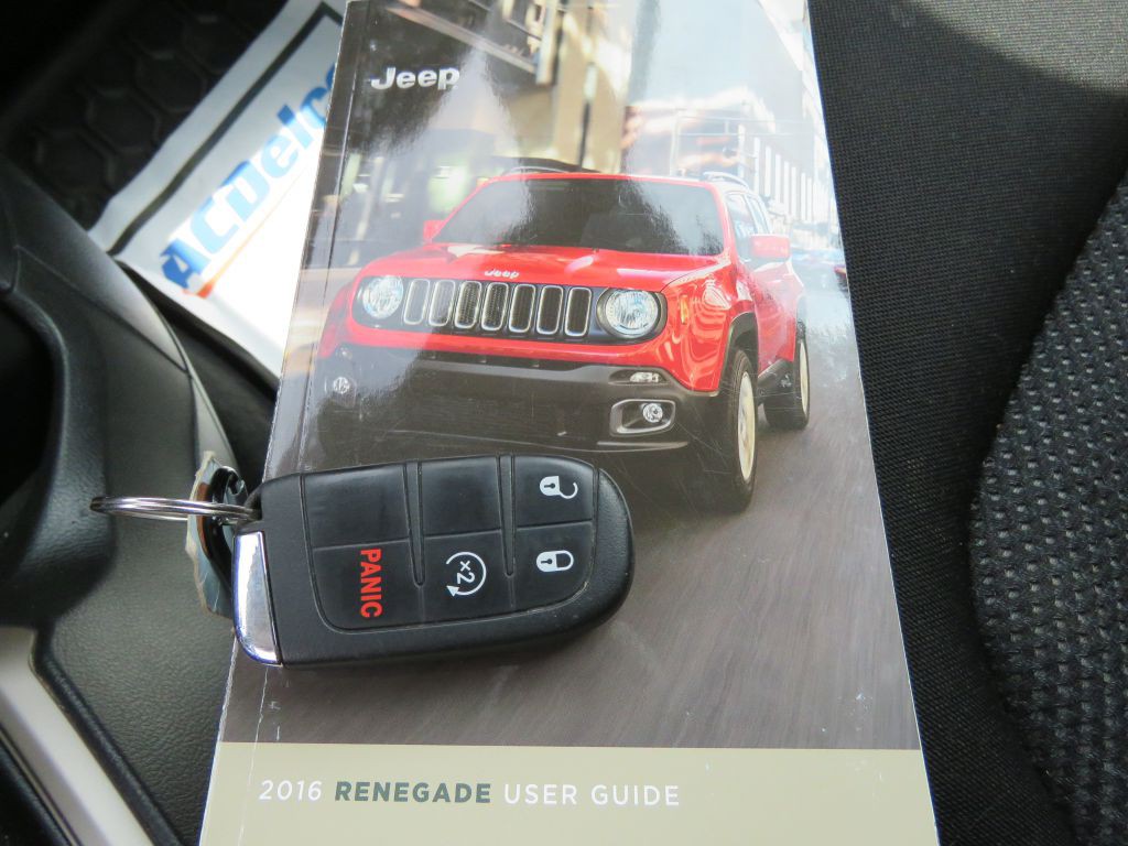 2016 Jeep Renegade Image 17