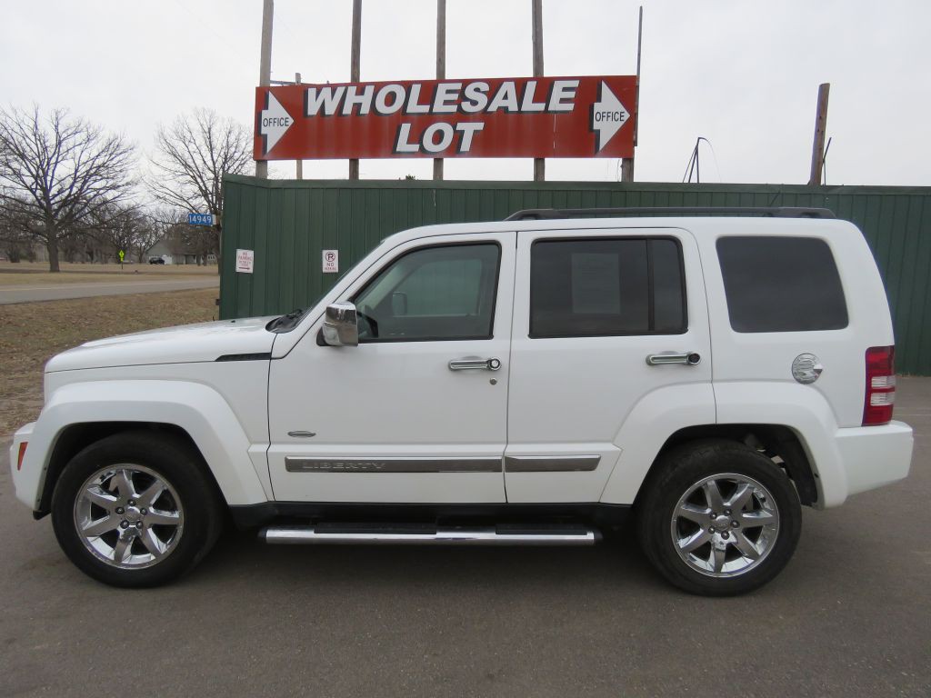 2012 Jeep Liberty Image 1