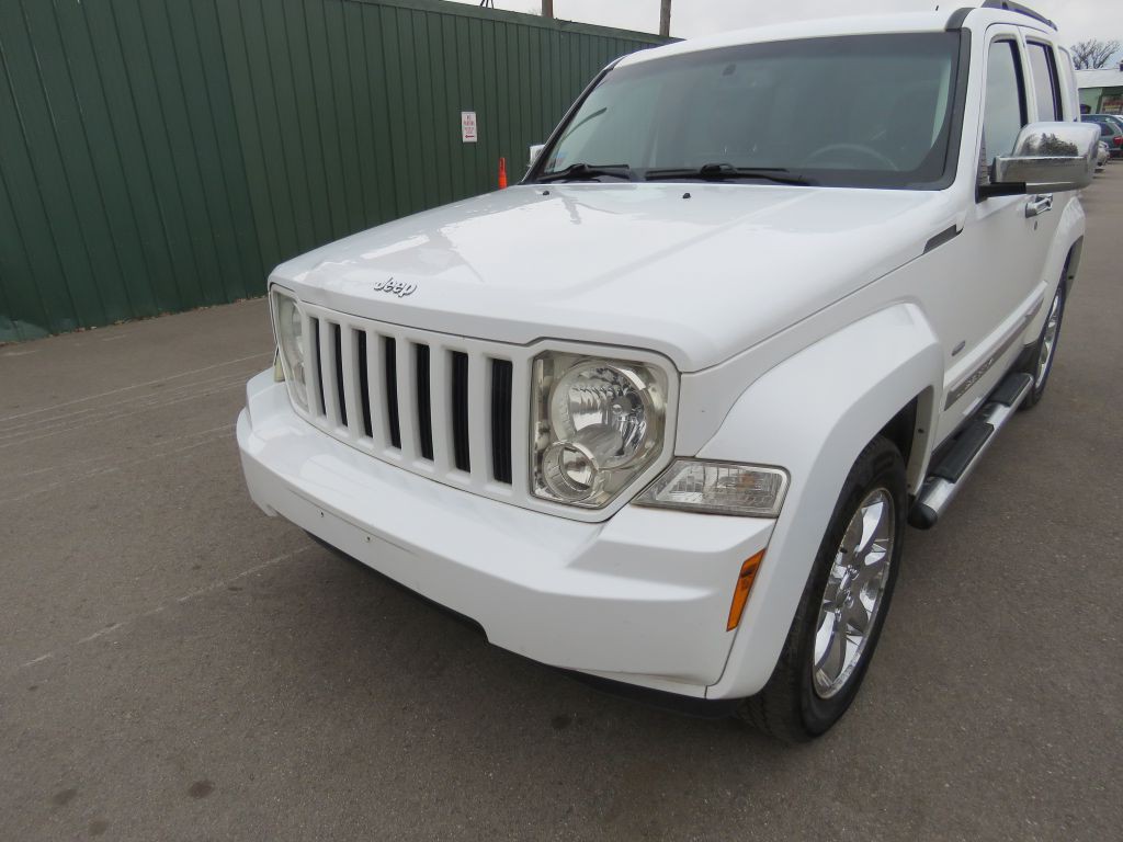 2012 Jeep Liberty Image 2