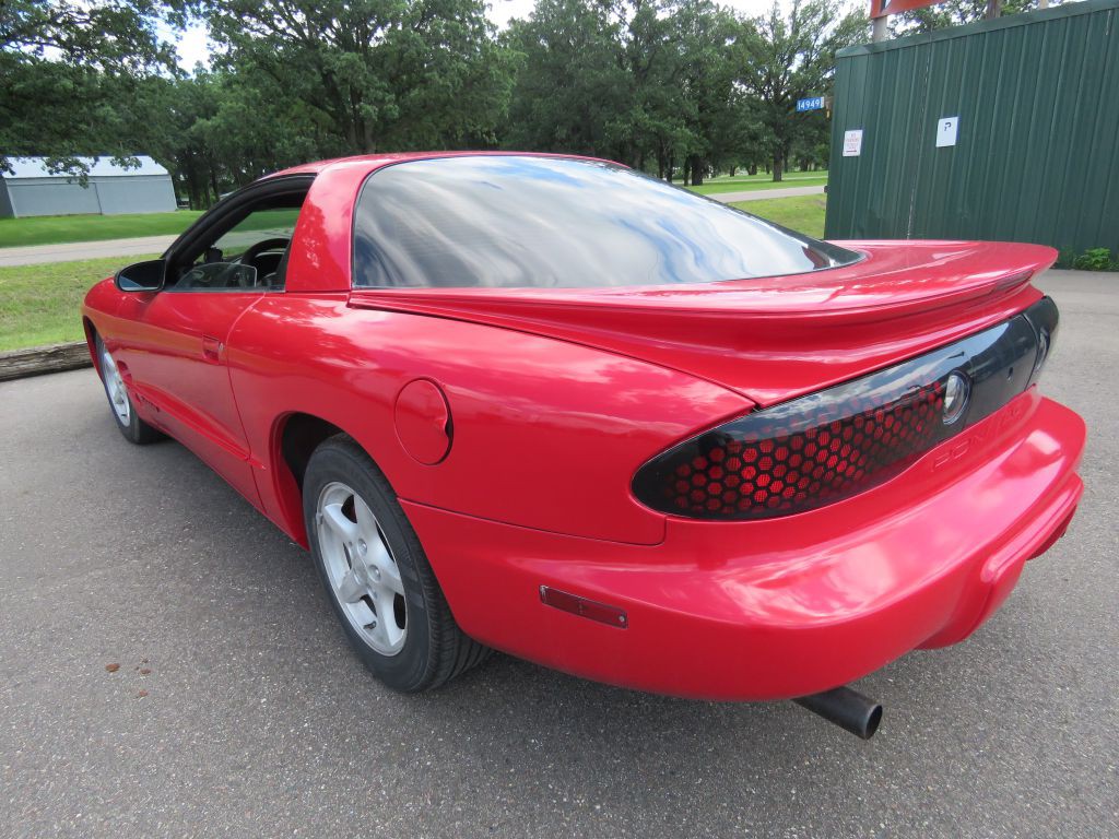 1999 Pontiac Firebird Image 8