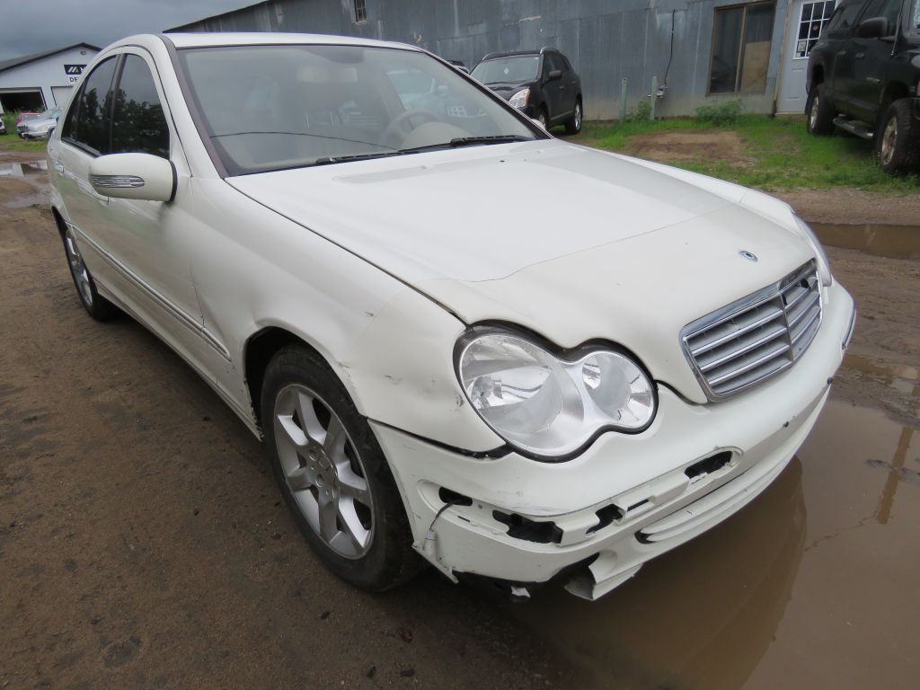 2007 Mercedes-Benz C-Class Image 4