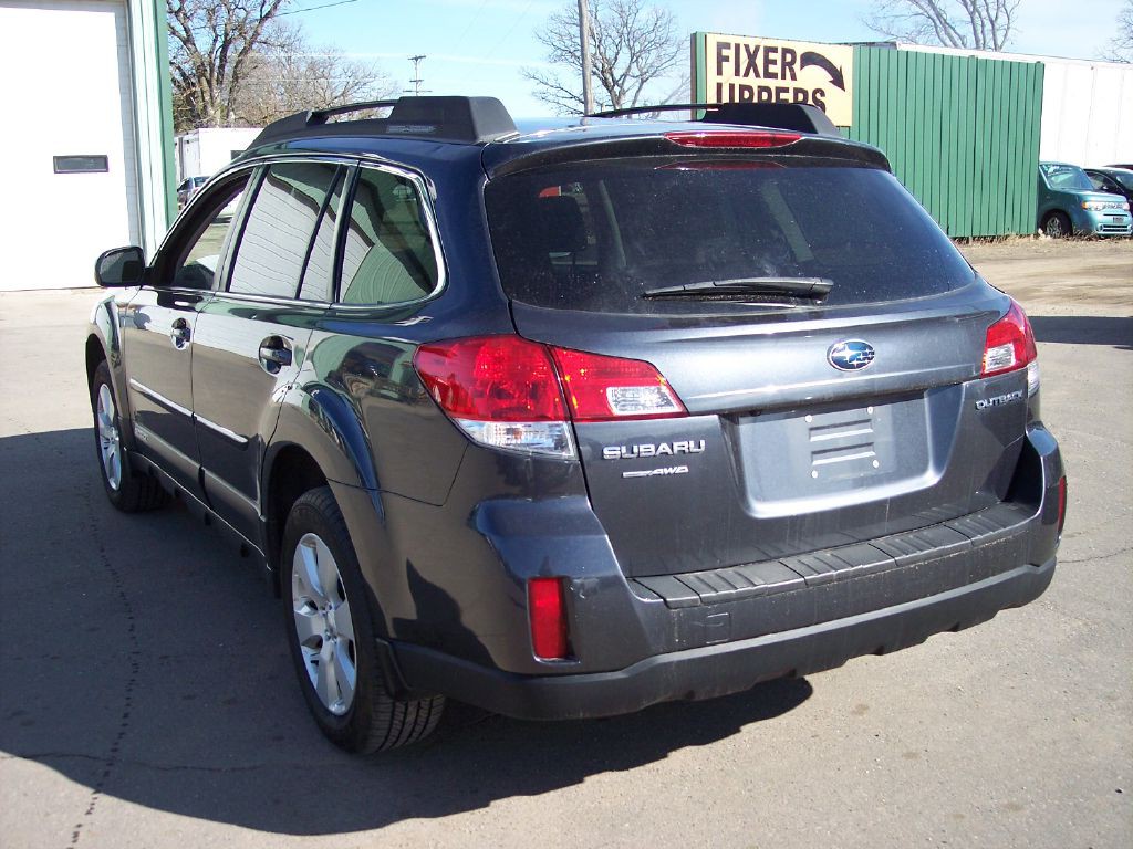 2012 Subaru Outback Image 2