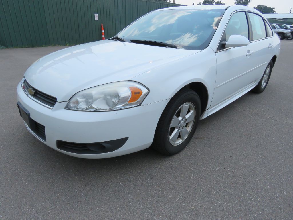 2011 Chevrolet Impala Image 2