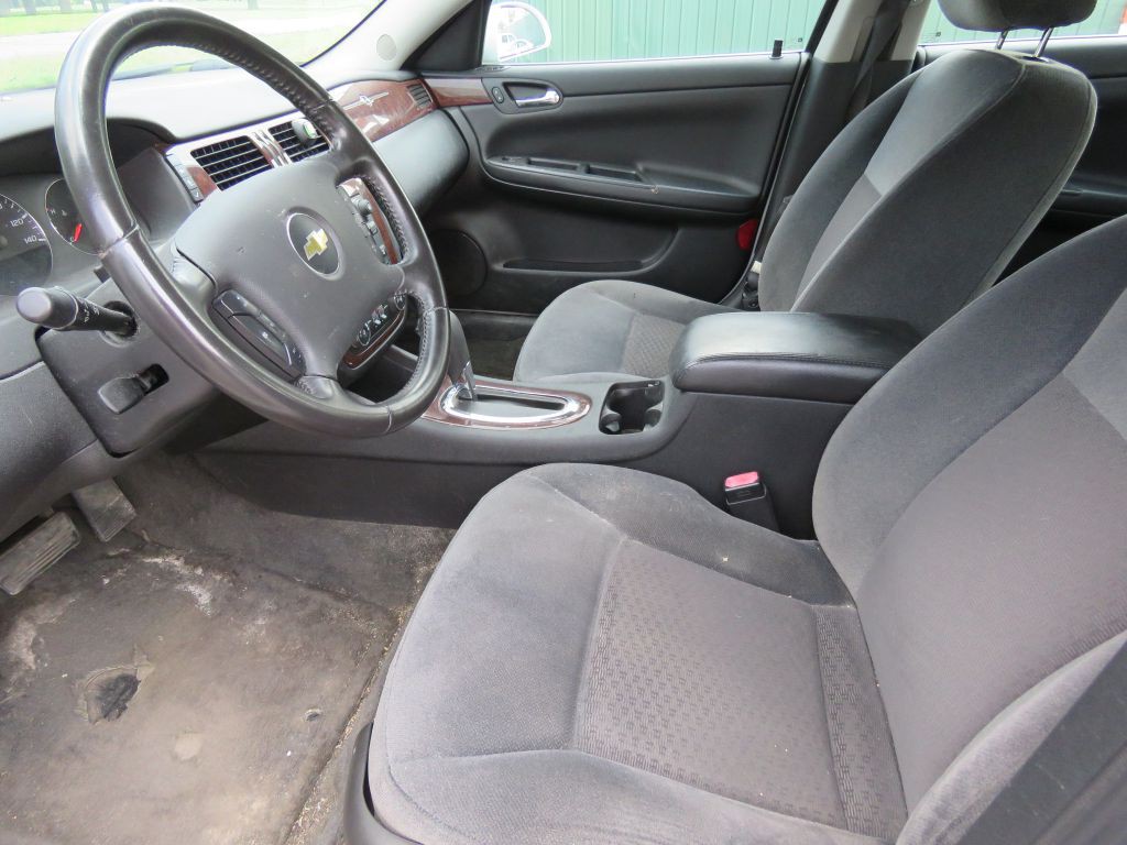 2011 Chevrolet Impala Image 10
