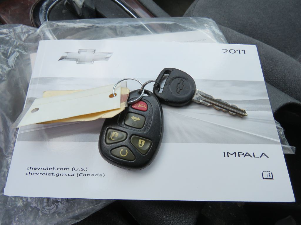 2011 Chevrolet Impala Image 12