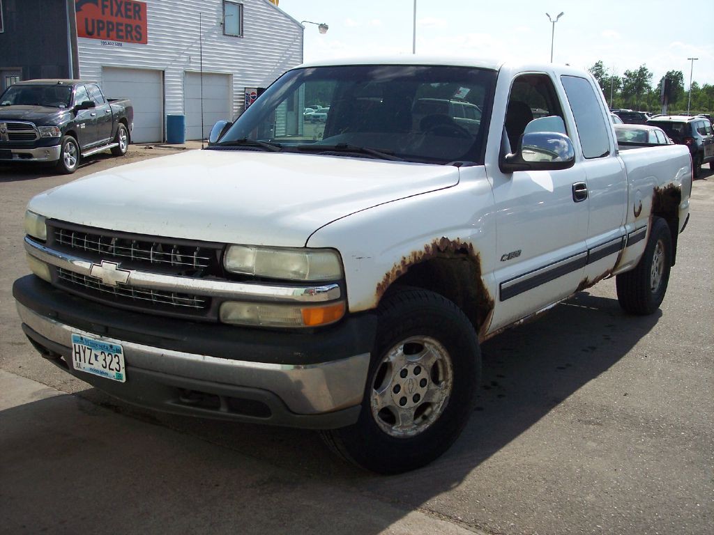 2002 Chevrolet Silverado 1500 Image 1