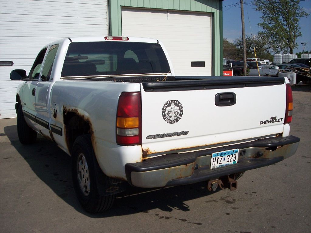 2002 Chevrolet Silverado 1500 Image 2