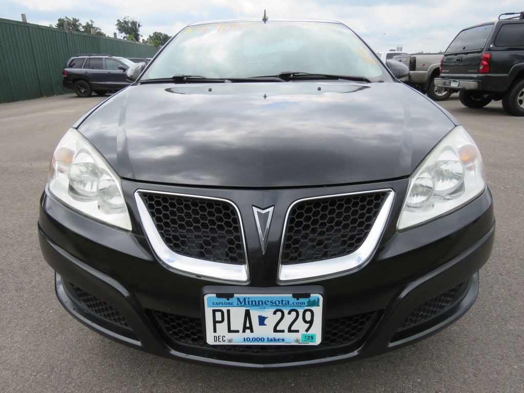 2010 Pontiac G6 Image 3