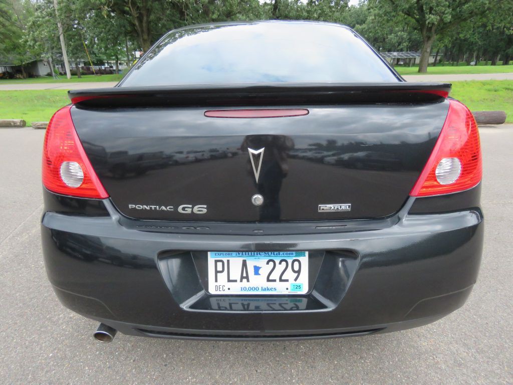 2010 Pontiac G6 Image 7