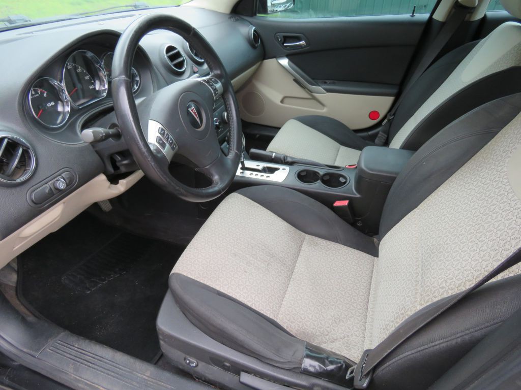 2010 Pontiac G6 Image 10