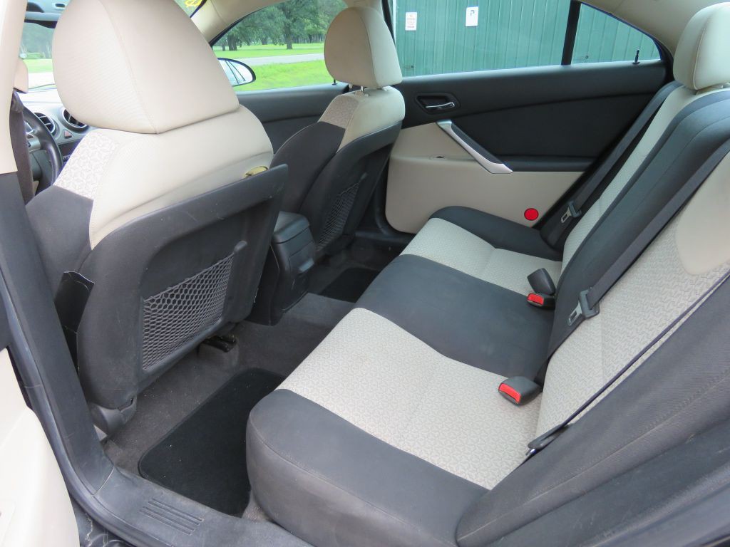 2010 Pontiac G6 Image 11