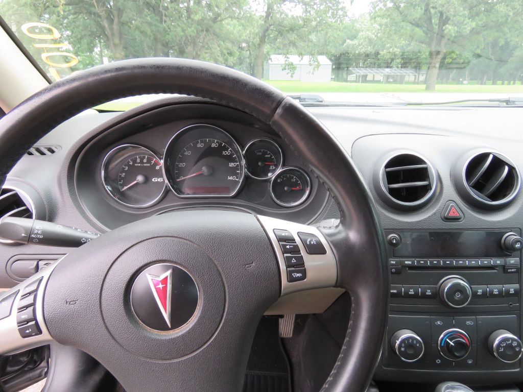 2010 Pontiac G6 Image 12