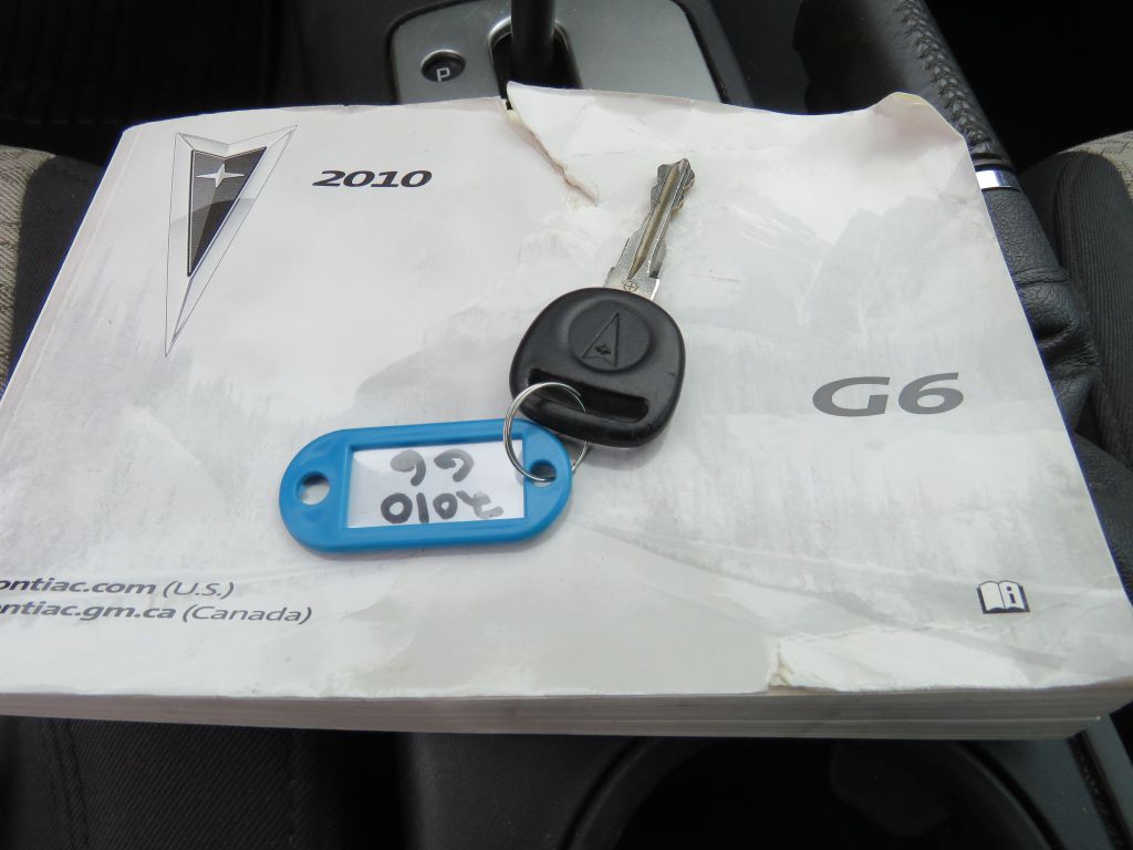 2010 Pontiac G6 Image 13