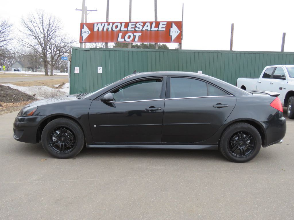 2010 Pontiac G6 Image 1