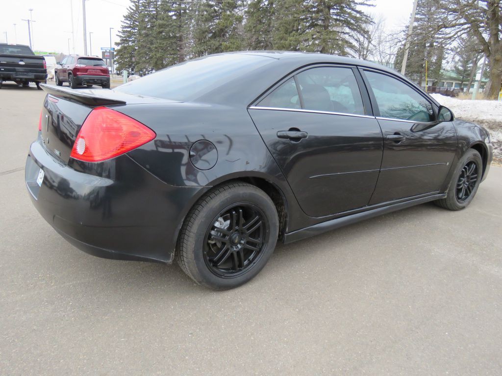 2010 Pontiac G6 Image 6