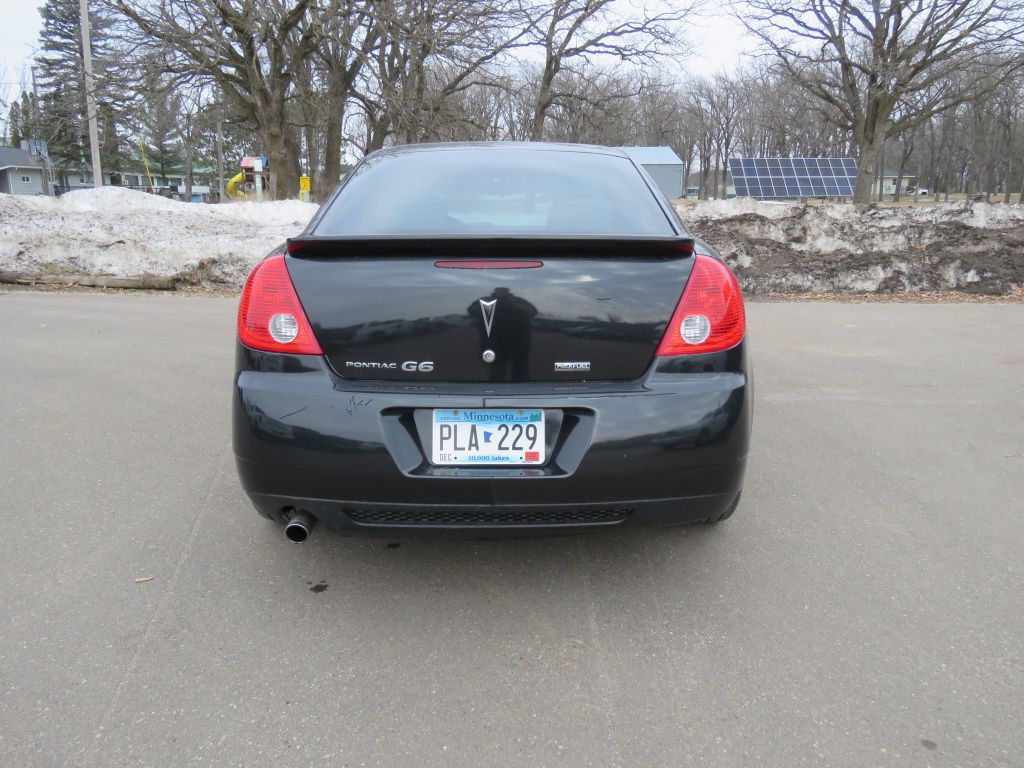 2010 Pontiac G6 Image 7