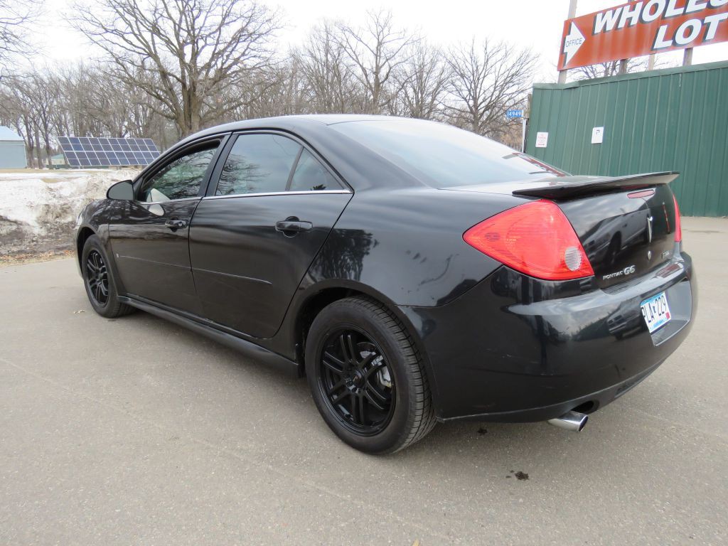 2010 Pontiac G6 Image 8