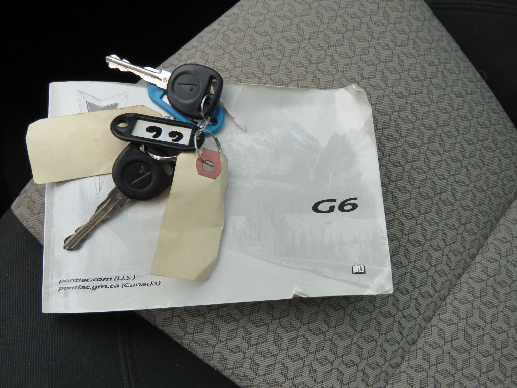 2010 Pontiac G6 Image 11