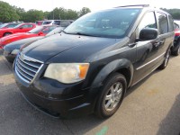 Image for 2010 Chrysler Town & Country Touring ID: 6737620