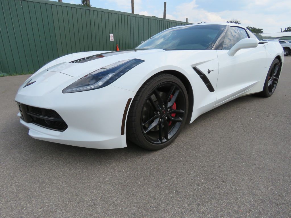 2016 Chevrolet Corvette Image 2