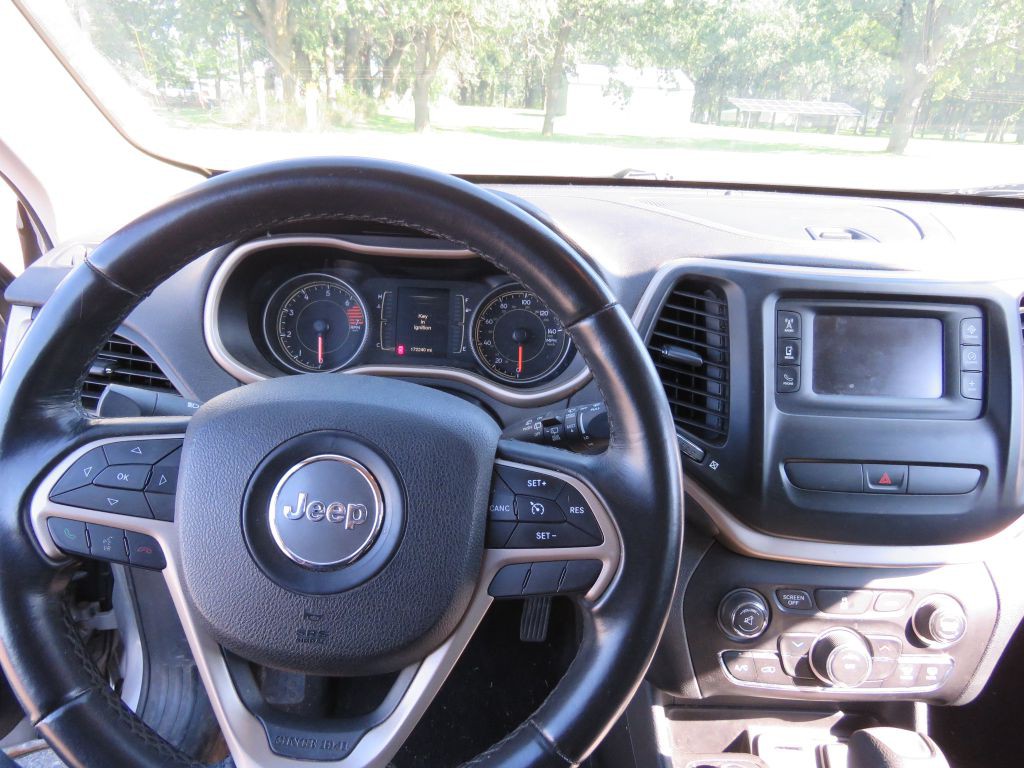 2016 Jeep Cherokee Image 13