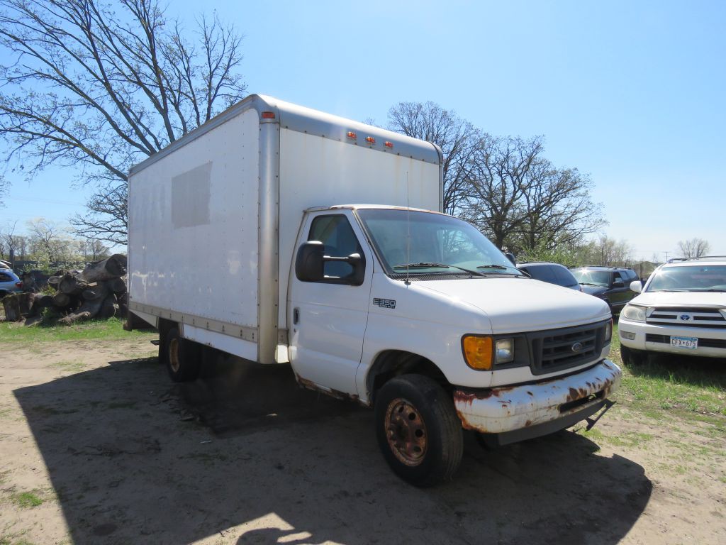 2003 Ford Econoline Image 4