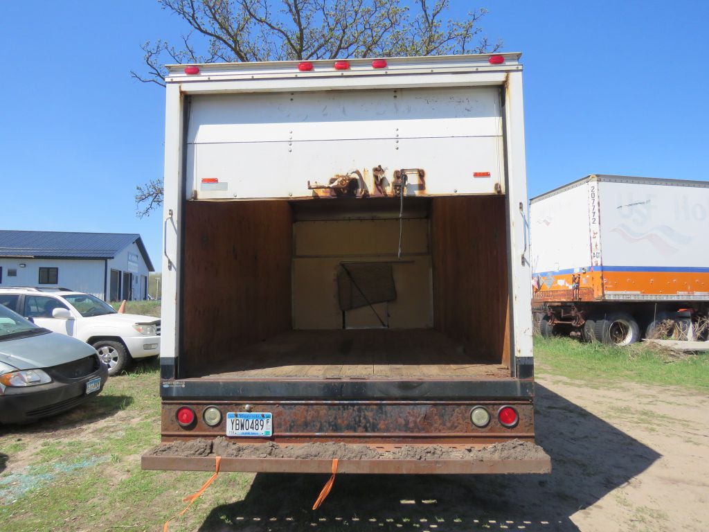 2003 Ford Econoline Image 8
