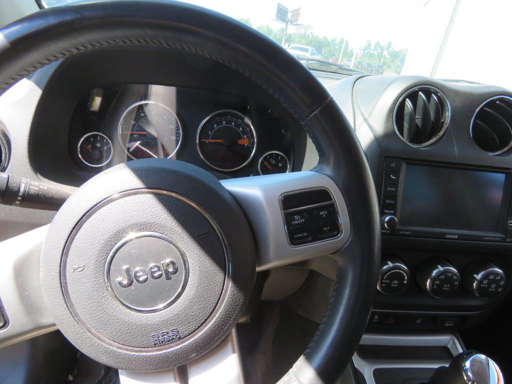 2014 Jeep Compass Image 9