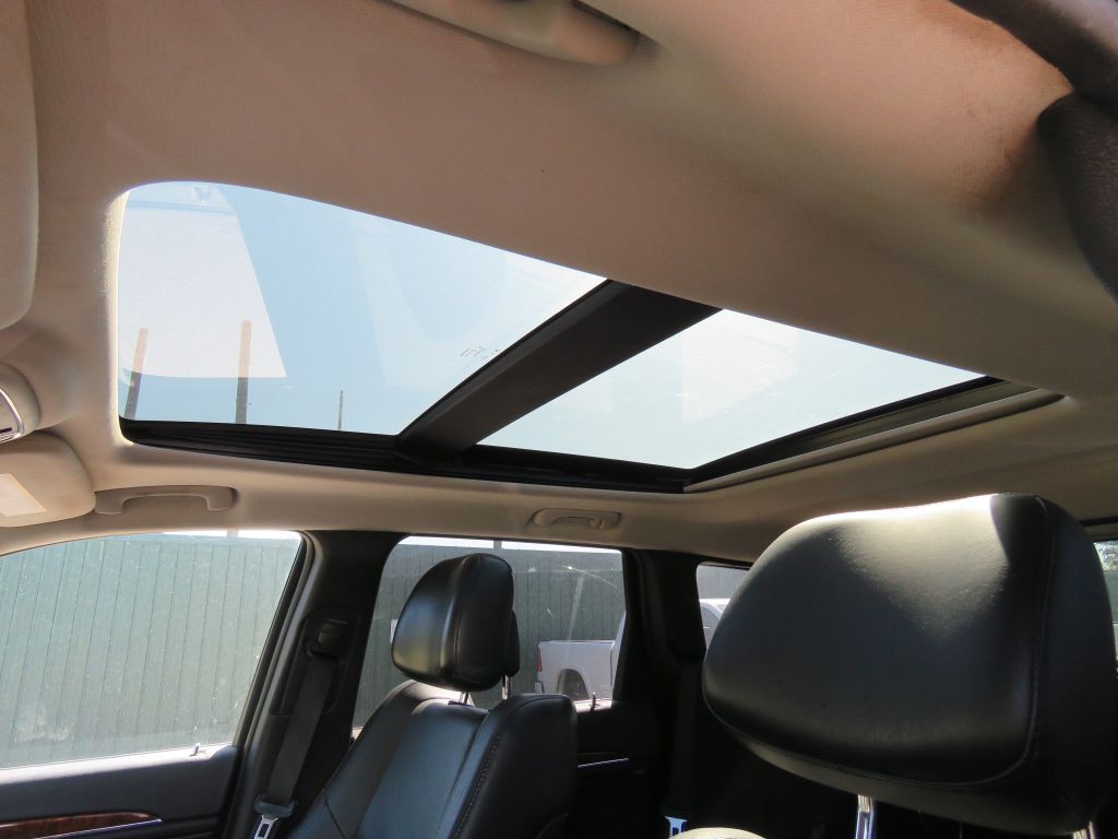 2012 Jeep Grand Cherokee Image 10