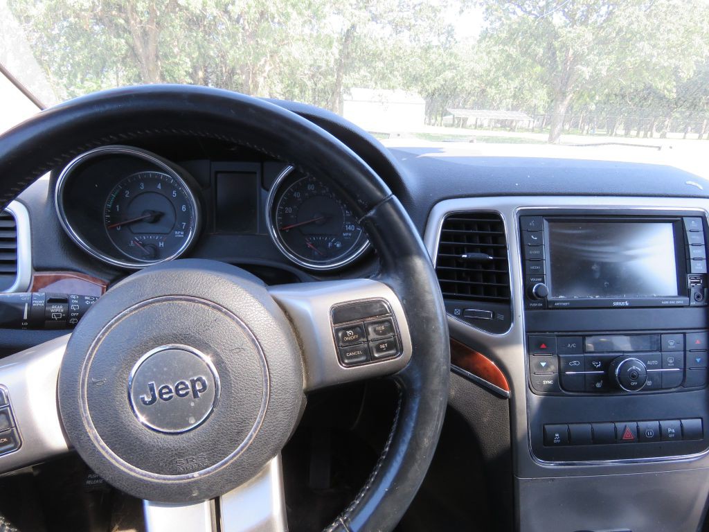 2012 Jeep Grand Cherokee Image 13