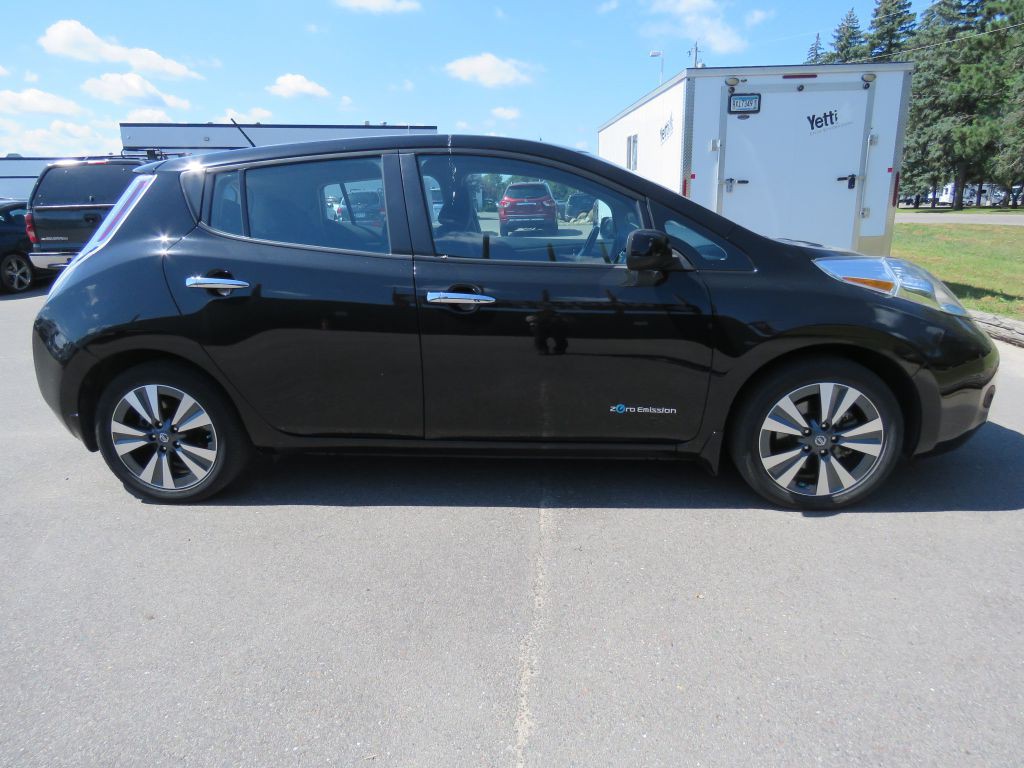 2016 Nissan Leaf Image 5