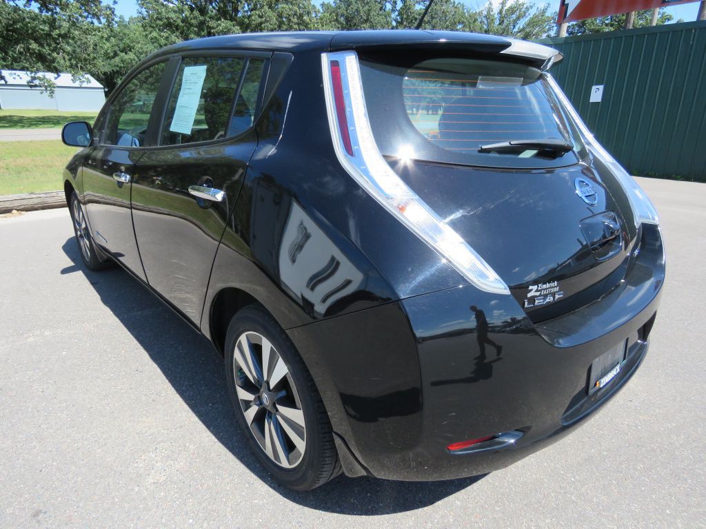 2016 Nissan Leaf Image 8