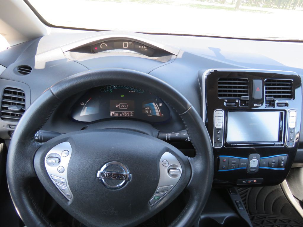 2016 Nissan Leaf Image 15