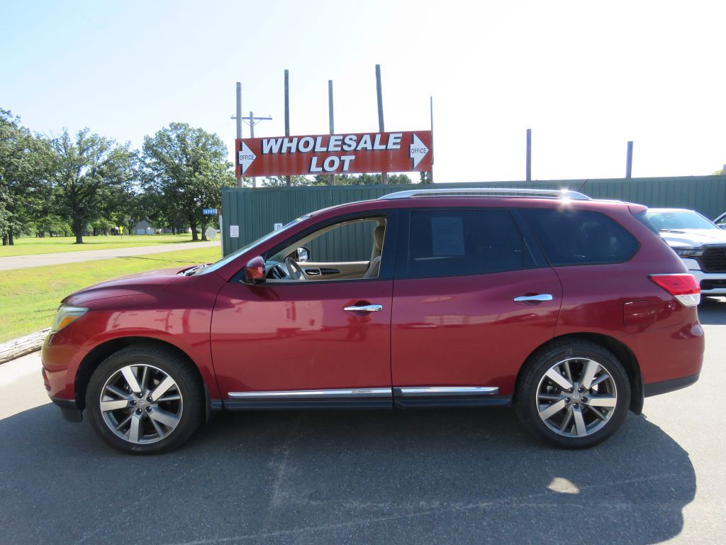 2015 Nissan Pathfinder Image 1