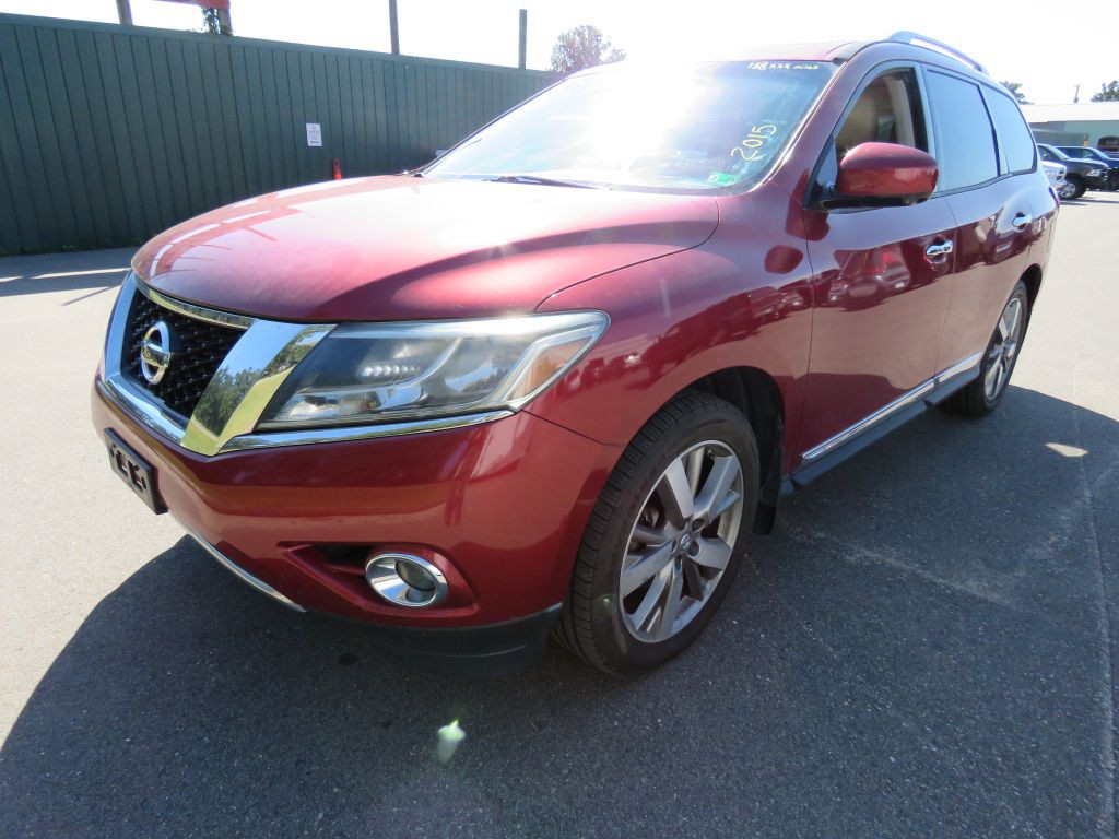 2015 Nissan Pathfinder Image 2
