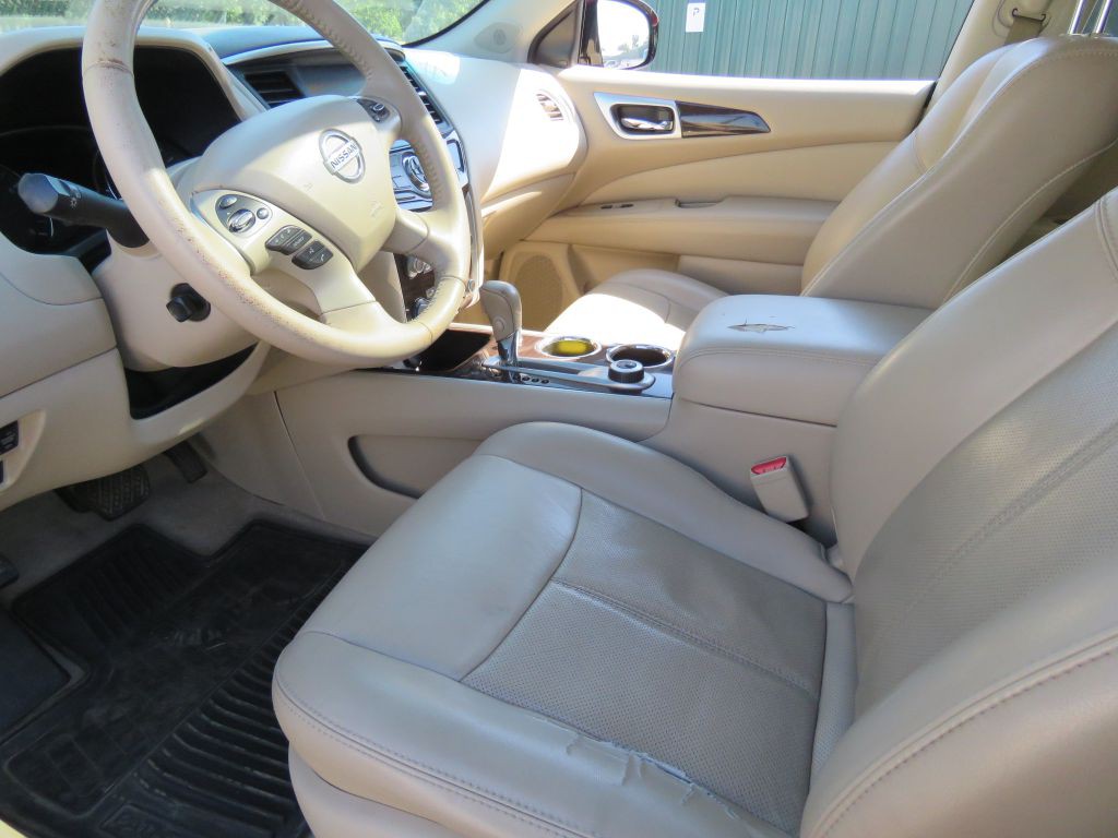 2015 Nissan Pathfinder Image 9