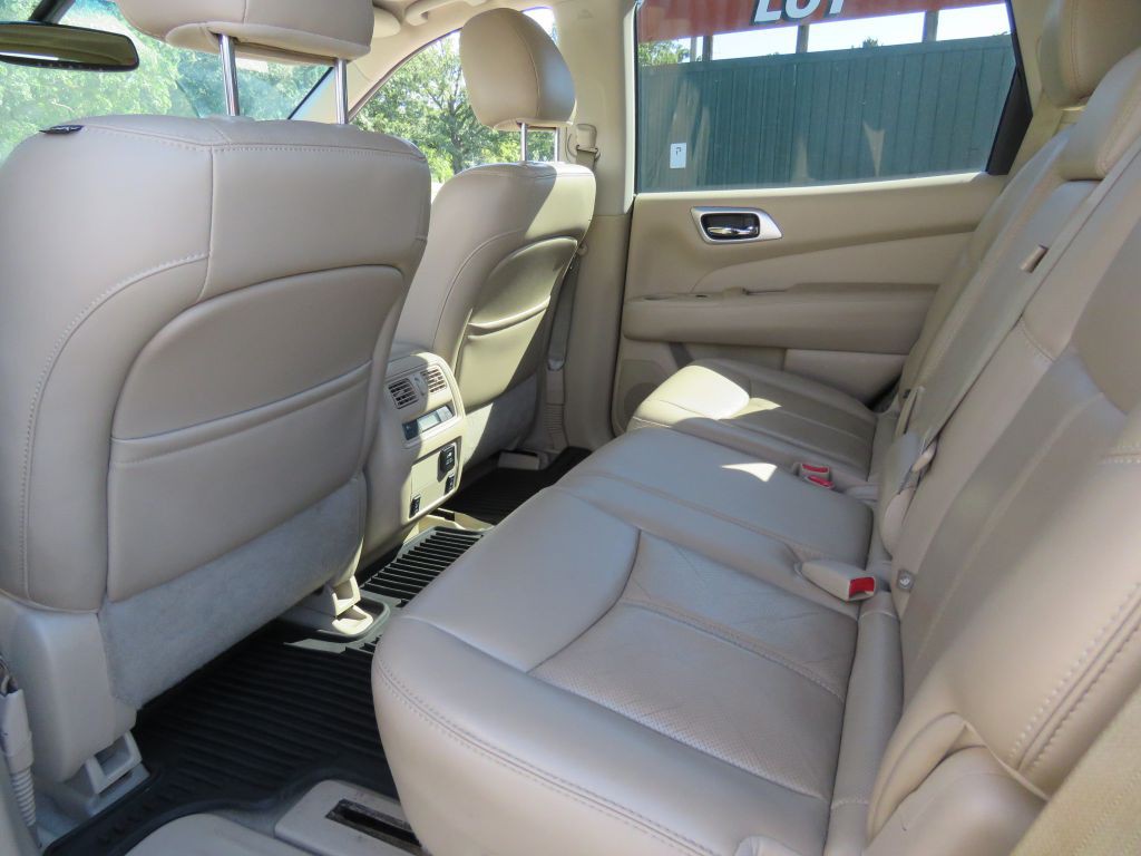 2015 Nissan Pathfinder Image 10