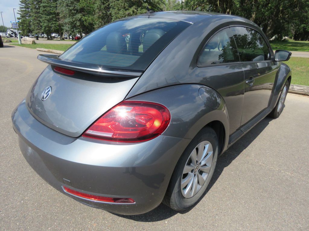 2017 Volkswagen Beetle Image 6