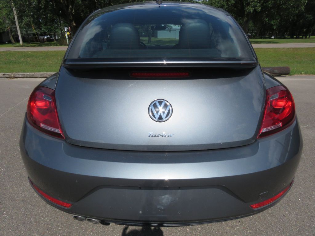 2017 Volkswagen Beetle Image 7