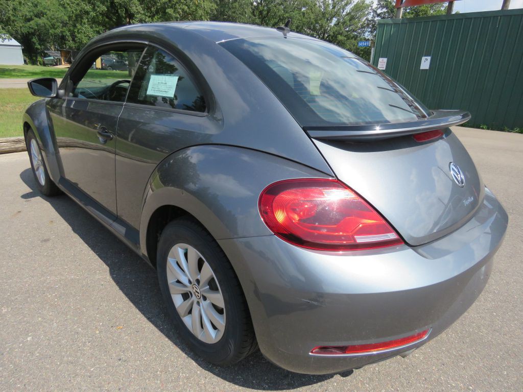 2017 Volkswagen Beetle Image 8