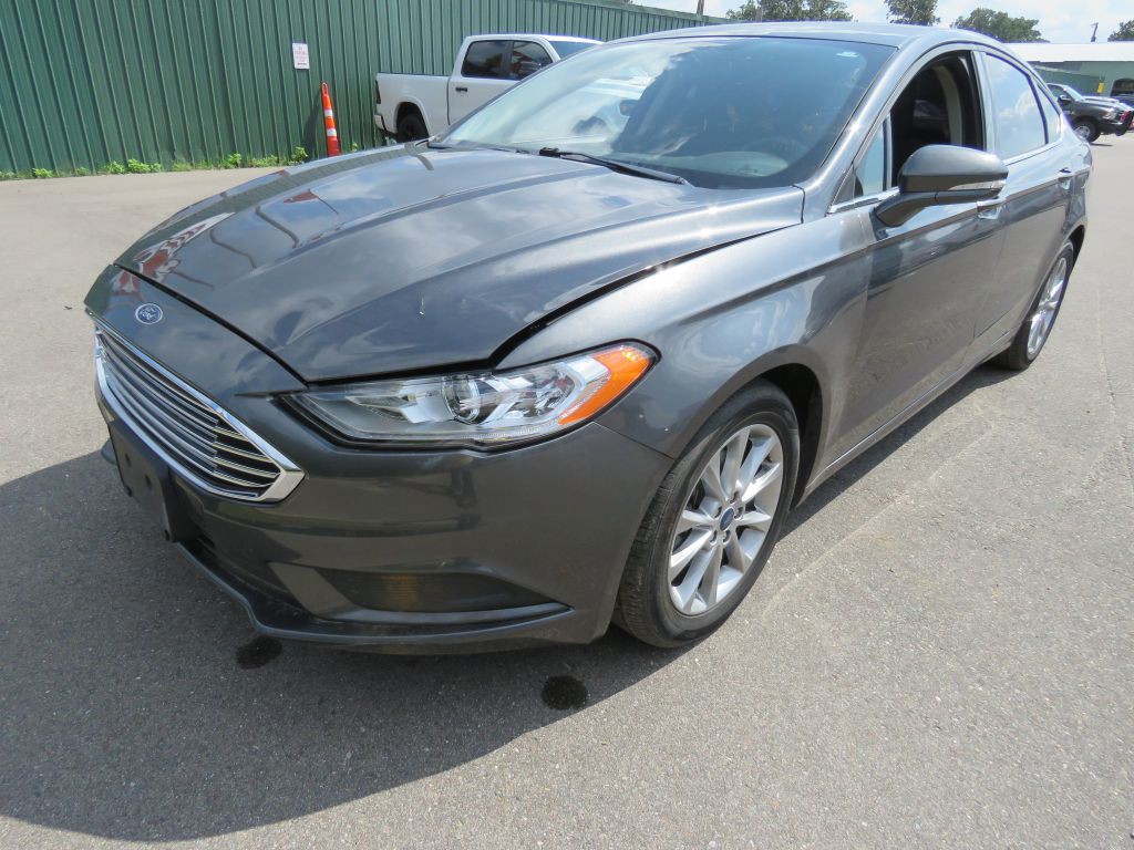 2017 Ford Fusion Image 2
