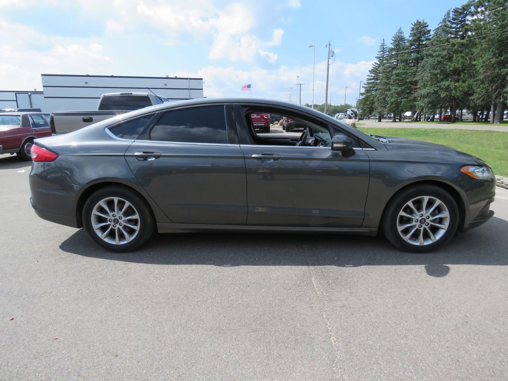 2017 Ford Fusion Image 5
