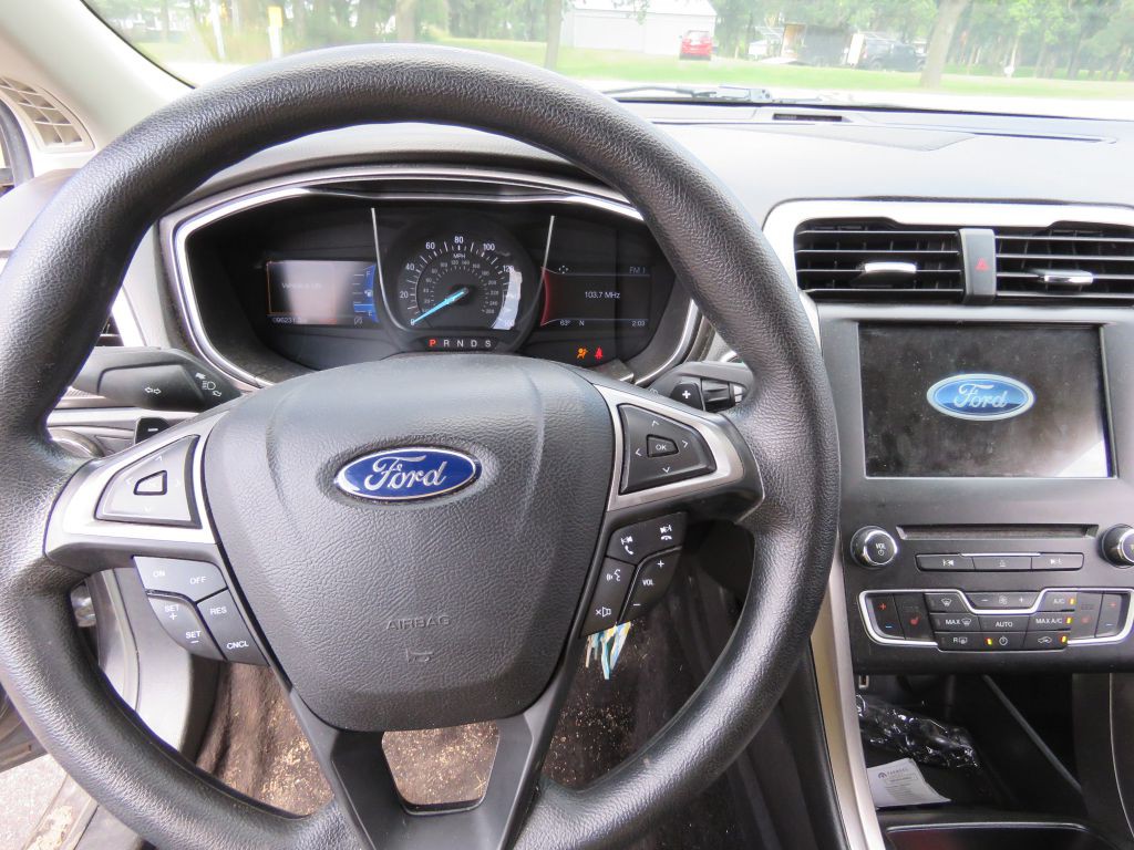2017 Ford Fusion Image 11
