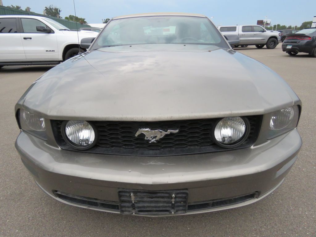2005 Ford Mustang Image 4