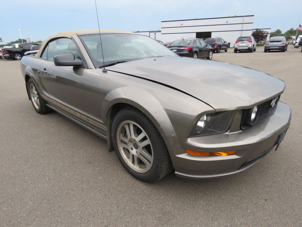 2005 Ford Mustang Image 5