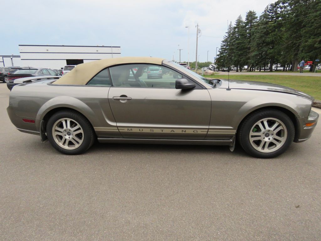 2005 Ford Mustang Image 6