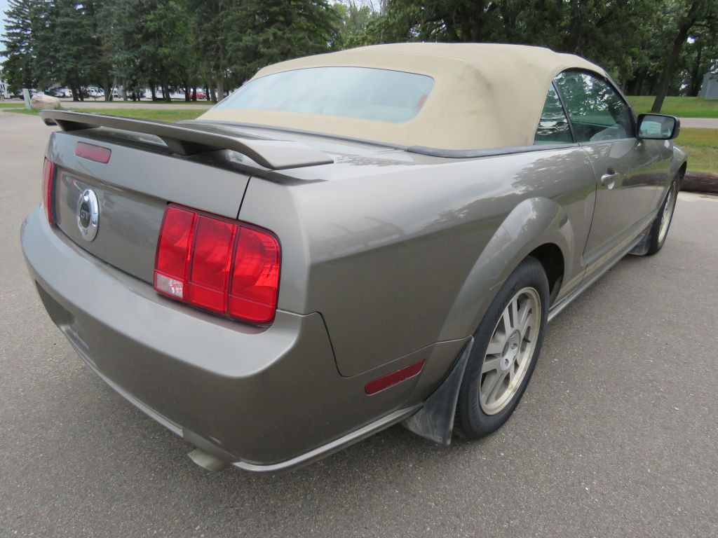 2005 Ford Mustang Image 7